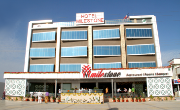 Hotel Milestone Exterior